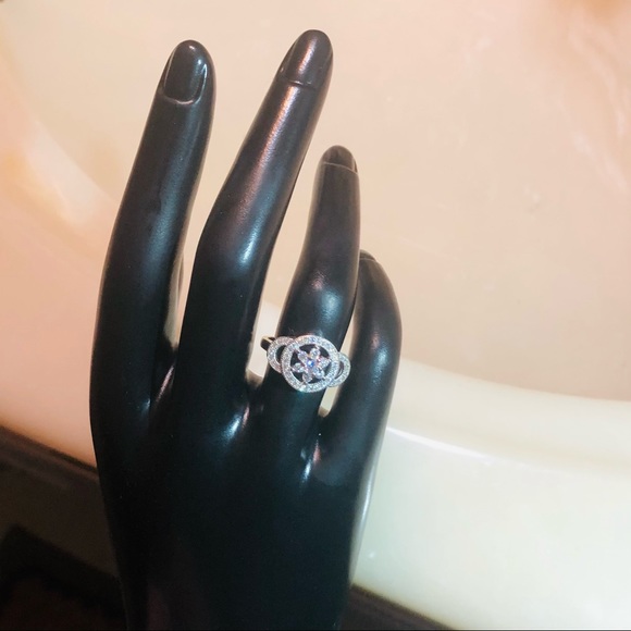 🦋Beautiful 925SS/WGP Sapphire Dinner Ring! - Picture 15 of 16